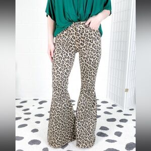 Judy Blue Leopard Print Super Flare High Rise Size 11/30 *NWT*
